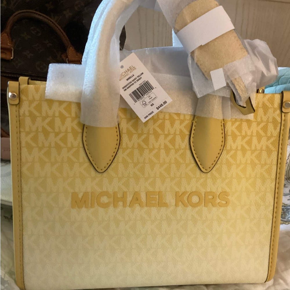 Michael Kors Mirella Daisy Yellow Tote new with tag $448 - Picture 6 of 6